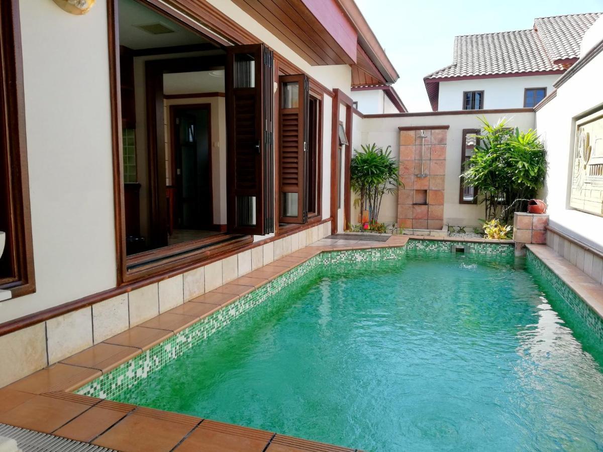 Wonderland Private Pool Villas At Port Dickson Exterior photo