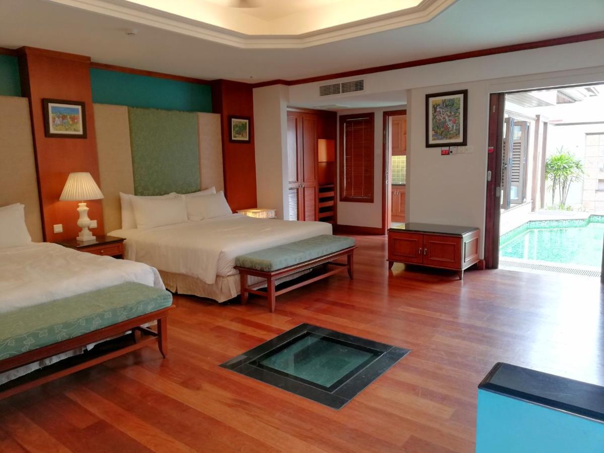 Wonderland Private Pool Villas At Port Dickson Exterior photo